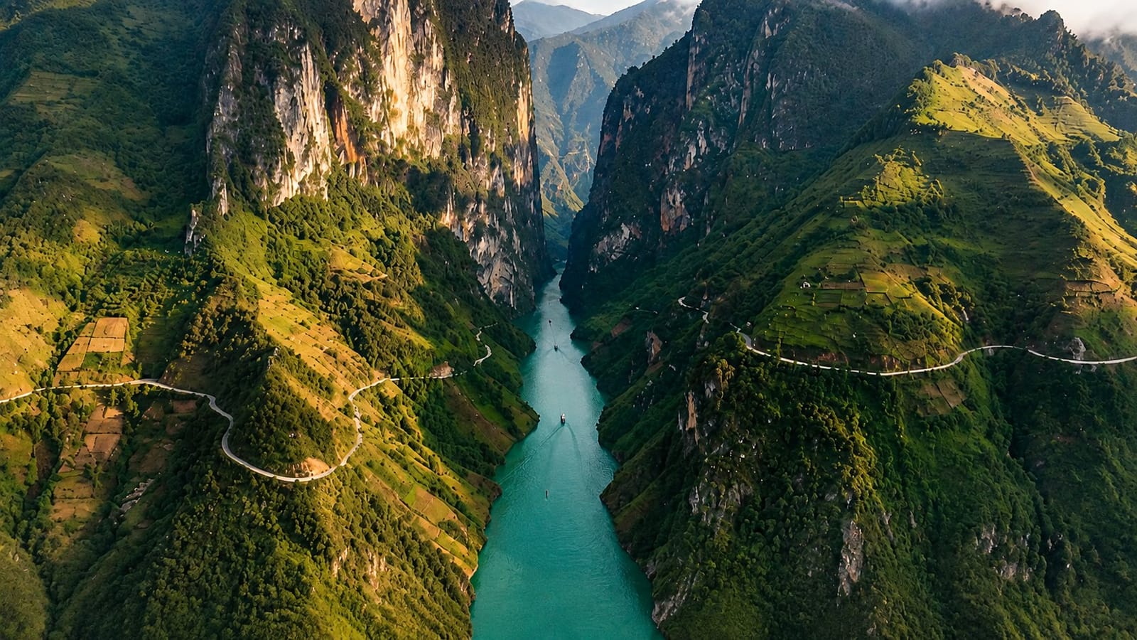 Panoramic view of the Nho Que river